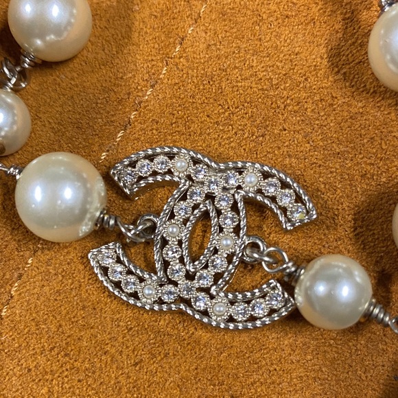 CHANEL Jewelry - Chanel Pearl Bracelet